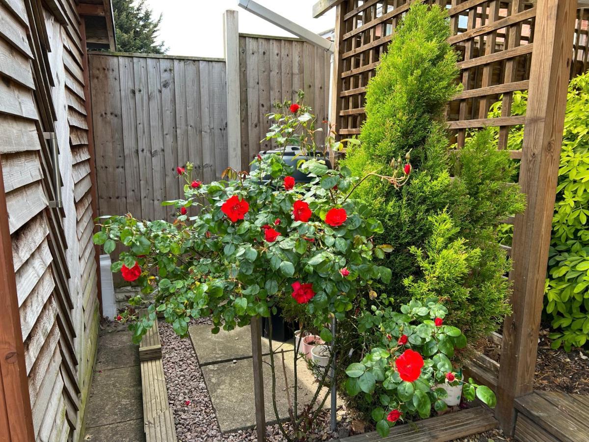 Simply Stunning 2 Bedroom Home With Parking Space Nottingham Exteriör bild