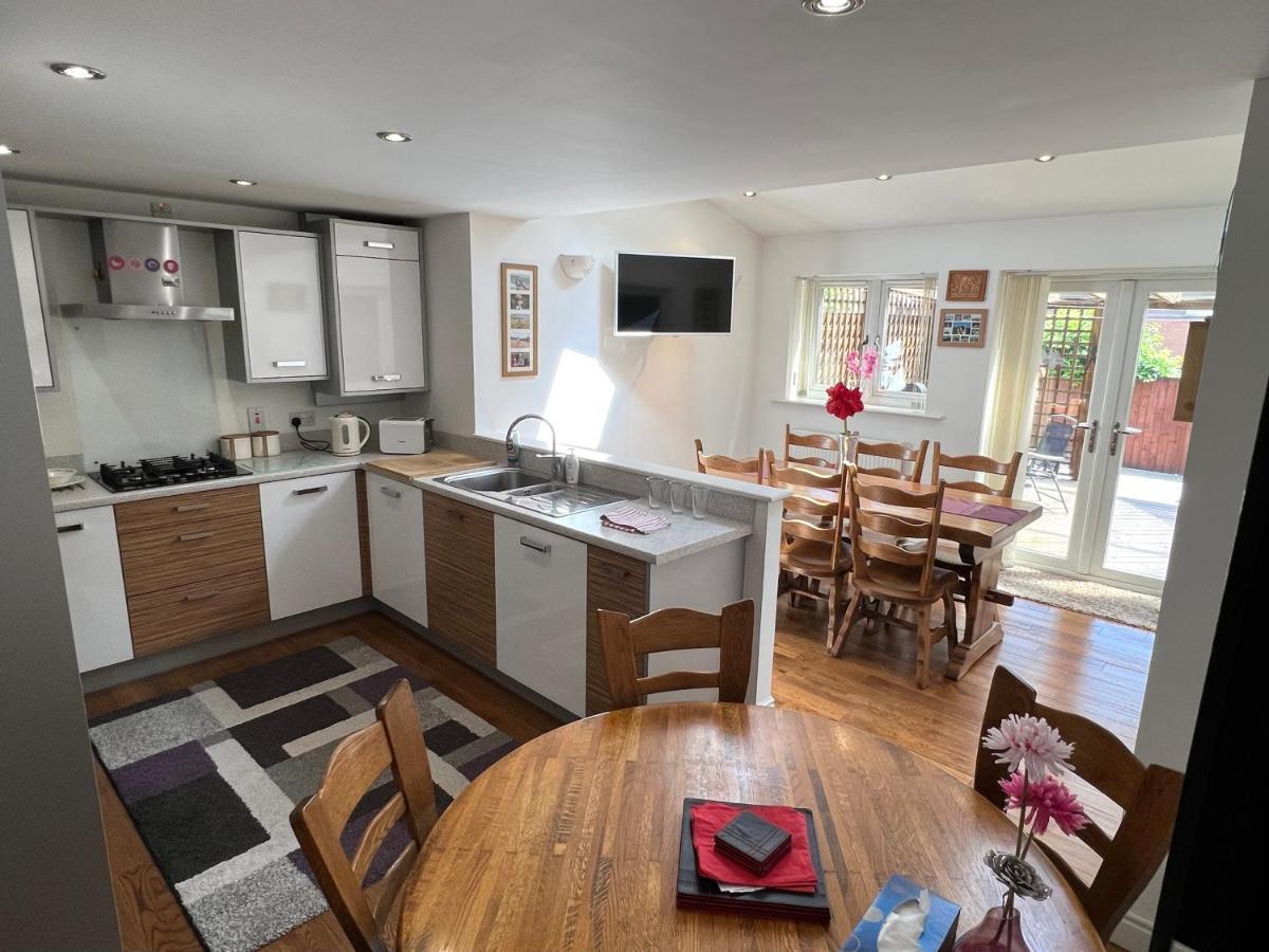 Simply Stunning 2 Bedroom Home With Parking Space Nottingham Exteriör bild